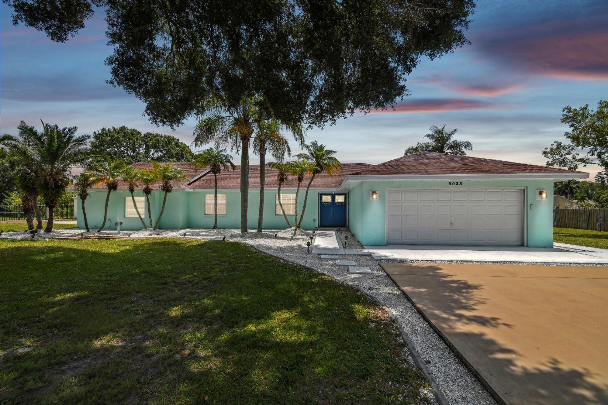 טאמפה Lake House Westchase Area. Heated Pool Waterfront! מראה חיצוני תמונה